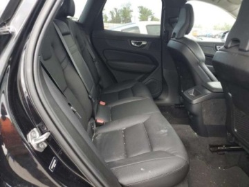 Volvo XC60 II 2021 Volvo XC 60 2021, 2.0L, T5 MOMENTUM, od ubepieczalni 2.0 Benzyna 250KM, zdjęcie 9