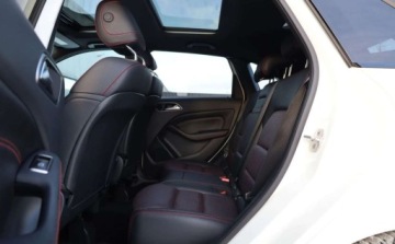 Mercedes Klasa B W246 Sports Tourer Facelifting 1.6 200 156KM 2016 Mercedes-Benz Klasa B Mercedes-Benz Klasa B 200 UrbanStyle Edition 1.6, zdjęcie 23