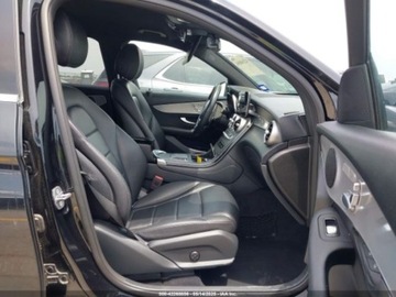 Mercedes GLC C253 2020 Mercedes-Benz GLC 2020 Mercedes-Benz GLC GLC 300 SUV 2.0 Benzyna 255KM, zdjęcie 4