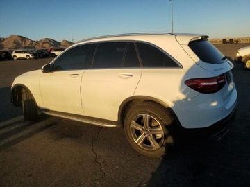 Mercedes GLC C253 2018 Mercedes-Benz GLC 300 4Matic 2018 2.0 Benzyna 241KM, zdjęcie 1