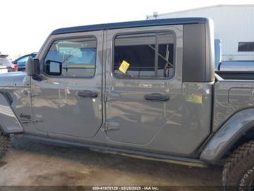 Jeep Gladiator 2022 Jeep Gladiator Willys 2022 3.6l 3.6 Benzyna 285KM, zdjęcie 2