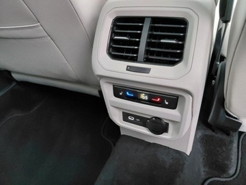 Volkswagen Tiguan II SUV Facelifting 2.0 TSI 190KM 2023 Volkswagen Tiguan R-Line Panorama Kamera Hands Free Navi El.fotele PDC Alu, zdjęcie 24