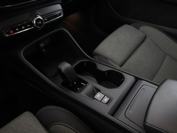 Volvo XC40 Crossover Facelifting 2.0 B3 163KM 2023 Volvo XC 40 FV23 2.0 B4 Core Automat Tempomat, zdjęcie 30