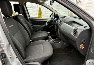 Dacia Duster I SUV Facelifting 1.2 TCe 125KM 2014 Dacia Duster Dacia Duster 1.2 TCe Celebration 1.2 Benzyna 125KM, zdjęcie 4