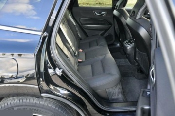 Volvo XC60 II 2021 Volvo XC 60 B4 B Geartronic Momentum Pro 2.0 benzyna 197KM 2021r, zdjęcie 12
