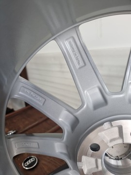NOVÉ RÁFKY ORIGINÁLNÍ AUDI 20 PALCŮ Q5 SQ5 FY A7 8R0071490C