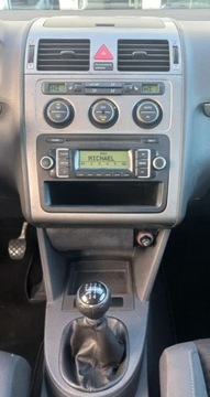 Volkswagen Touran I 1.6 102KM 2009 Volkswagen Touran 1,6 MPI 102kM Klimatronik,Tempomat,7 miejsc 1.6 Benzyna, zdjęcie 9