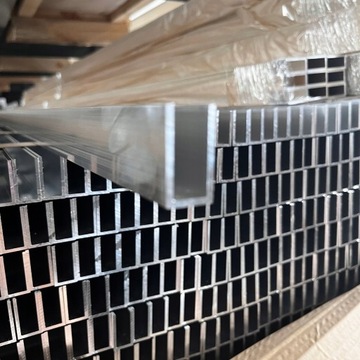 Ceownik aluminiowy 16x30x2 - 2 metry