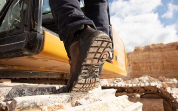 БАЗОВАЯ ОБУВЬ РАБОЧАЯ ОБУВЬ S3 SRC BE-STRONG B0887