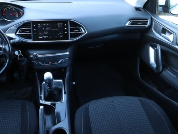 Peugeot 308 II SW Facelifting 1.5 BlueHDI 130KM 2018 Peugeot 308 1.5 BlueHDi, Salon Polska, Serwis ASO, zdjęcie 7