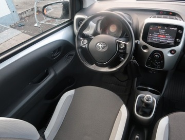 Toyota Aygo II Hatchback 5d 1.0 VVT-i 69KM 2015 Toyota Aygo 1.0 VVT-i, Salon Polska, Serwis ASO, zdjęcie 6