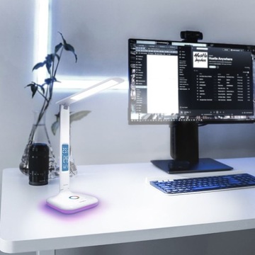 RGB СВЕТОДИОДНАЯ НАСТОЛЬНАЯ ЛАМПА ДЛЯ ДЕТЕЙ с функцией регулировки яркости и дисплеем
