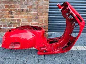 Piaggio Vespa GTS 125 rama buda karoseria