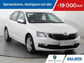 Skoda Octavia III Liftback Facelifting 1.6 TDI 115KM 2018 Skoda Octavia 1.6 TDI, Salon Polska