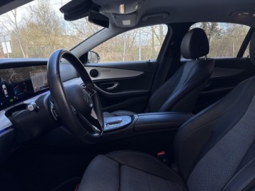 Mercedes Klasa E W213 Limuzyna Facelifting 2.0 220d 200KM 2023 Mercedes-Benz E 220 AMG Line/4Matic/Highbeam/MBUX/, zdjęcie 16