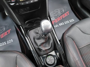 Peugeot 2008 I SUV Facelifting 1.2 PureTech 130KM 2017 Peugeot 2008 GT-Line Navi Kamera Klimatronik Grip Control Sensor PDC Alu, zdjęcie 19