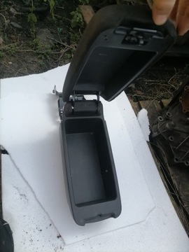 LOKETNÍ OPĚRKA TOYOTA AVENSIS T25