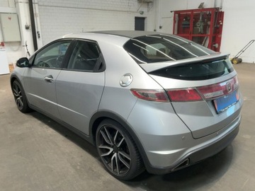 Honda Civic VIII Hatchback 3d 1.8 i-VTEC 140KM 2011 Honda Civic 1.8 VTEC Sport, zdjęcie 3