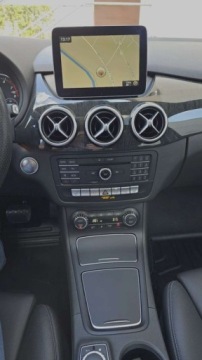 Mercedes Klasa B W246 Sports Tourer Facelifting 2.0 250 211KM 2016 Mercedes-Benz Klasa B 2,0 benzyna 211 KM 4Matic automat NAVI Full LED zare, zdjęcie 7