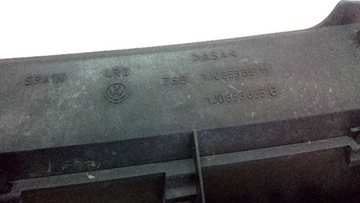 Решетка радиатора Volkswagen Golf IV 1J0853641H