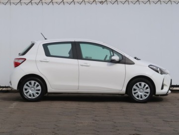 Toyota Yaris III Hatchback 5d Facelifting 2017 1.5 Dual VVT-iE 111KM 2017 Toyota Yaris 1.5 Dual VVT-i, Salon Polska, Klima, zdjęcie 5