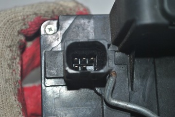 OPEL OE 13210763 ZÁMEK DVEŘE PIN
