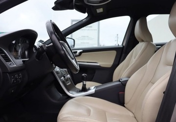 Volvo XC60 I SUV Facelifting 2.0 D3 136KM 2015 Volvo XC 60 2.0D 136KM Manual MOMENTUM II Wlasciciel Serwisowany 2.0, zdjęcie 13