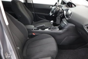 Peugeot 308 II SW Facelifting 1.5 BlueHDI 130KM 2019 Peugeot 308 1.5 BlueHDi, Salon Polska, Serwis ASO, zdjęcie 8