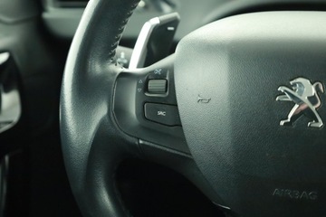 Peugeot 208 I Hatchback 3d 1.2 e-VTi 82KM 2014 Peugeot 208 1.2 PureTech, Salon Polska, zdjęcie 13