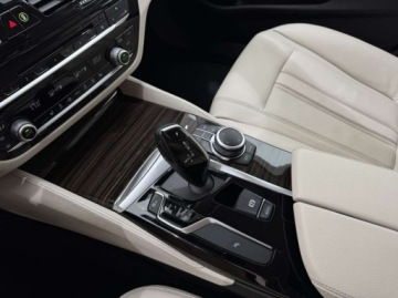 BMW Seria 5 G30-G31 Limuzyna 520d 190KM 2019 BMW Seria 5 520d xDrive Luxury Line Kamera cofania Nawigacja Salon Pols, zdjęcie 22