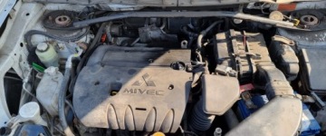 Mitsubishi Outlander II 2011 Mitsubishi Outlander 2011r, 2.4 LPG. AUTOMAT. Przetarty lewy bok. Jezdzi., zdjęcie 4