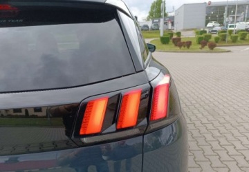 Peugeot 3008 II Crossover 1.2 PureTech 130KM 2017 Peugeot 3008 Bezwypadkowy - serwis - wersja Allure 1.2 Benzyna 131KM, zdjęcie 12