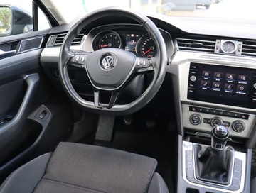Volkswagen Passat B8 Variant 1.8 TSI BlueMotion Technology 180KM 2017 VW Passat 1.8 TSI, Salon Polska, Serwis ASO, Navi, zdjęcie 6