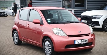 Daihatsu Sirion II 1.0 i 12V 69KM 2006 Daihatsu Sirion (Nr. ) 1.0 Klimatyzacja Elektryczne szyby Benzyna 69KM, zdjęcie 1