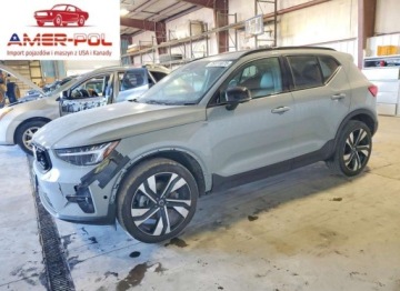 Volvo XC40 2024 Volvo XC 40 Plus 2024 2.0 Benzyna 194KM