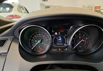 Jaguar E-Pace SUV 2.0 i4P 200KM 2018 Jaguar E-Pace P200 2.0 benzyna, niski przebieg, 4x4 2.0 Benzyna 200KM, zdjęcie 18