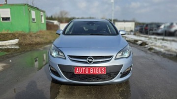 Opel Astra J Sports Tourer Facelifting 1.4 Turbo ECOTEC 140KM 2015 Opel Astra Duża Navi Podgrzewana Kierownica, zdjęcie 1