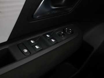 Citroen C4 III SUV 1.2 PureTech 130KM 2021 Citroen C4 PDC klima-auto. Bluetooth tempomat, zdjęcie 33