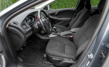 Volvo V40 II Hatchback 2.0 T2 DRIVE-E 122KM 2016 Volvo V40 Volvo V40 T2 Drive-E Kinetic 2.0 Benzyna 122KM, zdjęcie 13