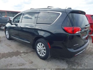 Chrysler Pacifica II 2019 Chrysler Pacifica Touring L 2019 3.6l 3.6 Benzyna 287KM, zdjęcie 3