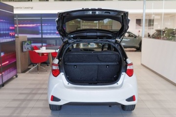 Toyota Yaris III Hatchback 5d Facelifting 2017 1.5 Hybrid 100KM 2018 Toyota Yaris Hybrid 100 Selection 1.5 Hybryda 100KM, zdjęcie 13