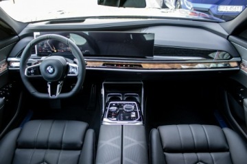 BMW Seria 7 G70 Sedan 3.0 40d 299KM 2026 BMW 740 xDrive Limuzyna, zdjęcie 19