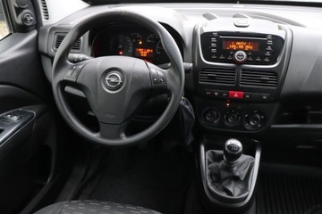 Opel Combo D Tour 1.6 CDTI 105KM 2015 Opel Combo 1.6 CDTI, Klima, Parktronic, zdjęcie 6