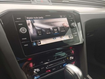 Volkswagen Passat B8 Variant Facelifting 2.0 TDI SCR 200KM 2022 Volkswagen Passat 2.0 TDI 200KM 4x4 DSG R Line Kamera Virtual Hak LED Matr, zdjęcie 13