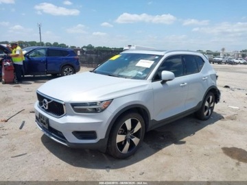 Volvo XC40 2020 Volvo XC 40 2020 VOLVO XC40 T4 MOMENTUM 2.0 Benzyna 187KM, zdjęcie 2