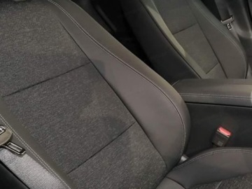 Mercedes CLA C118/X118 2025 MERCEDES-BENZ CLA 200 Progressive Sedan 1.5 (163KM) 2025, zdjęcie 4