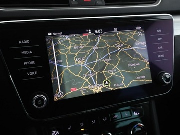 Skoda Superb III Kombi Plug-In Hybrid 1.4 TSI Plug-In-Hybrid 218KM 2020 Škoda Superb Skoda Superb PHEV automat virtual, zdjęcie 25