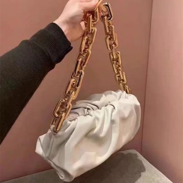 2023 New Handheld Shoulder Bag with Thick Chain an