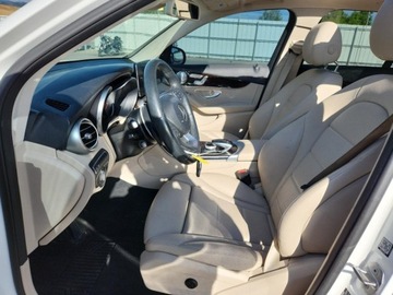 Mercedes GLC C253 SUV 2.0 250 211KM 2017 Mercedes-Benz GLC 2017 MERCEDES-BENZ GLC 300 4MATIC 2.0 Benzyna 211KM, zdjęcie 6