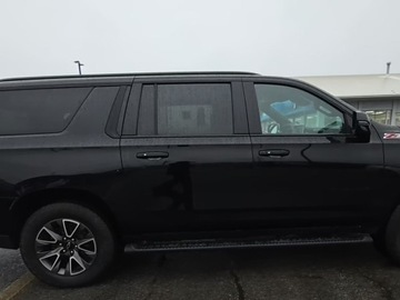 Chevrolet Suburban GMT900 2024 Chevrolet Suburban Z71 2Z7 2024 5.3l 5.3 Benzyna 420KM, zdjęcie 4